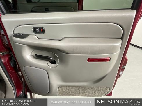 Used 2005 Chevrolet Avalanche LS w/ Onstar Plus Package AWD/4WD image 22