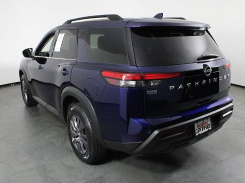 Certified 2025 Nissan Pathfinder SV FWD image 4