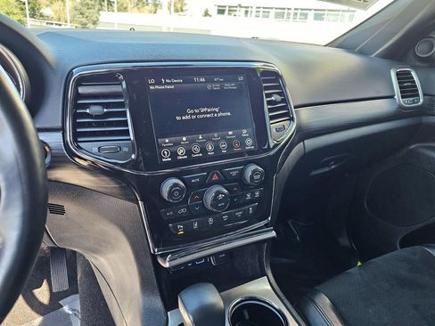 Used 2021 Jeep Grand Cherokee Laredo X image 26