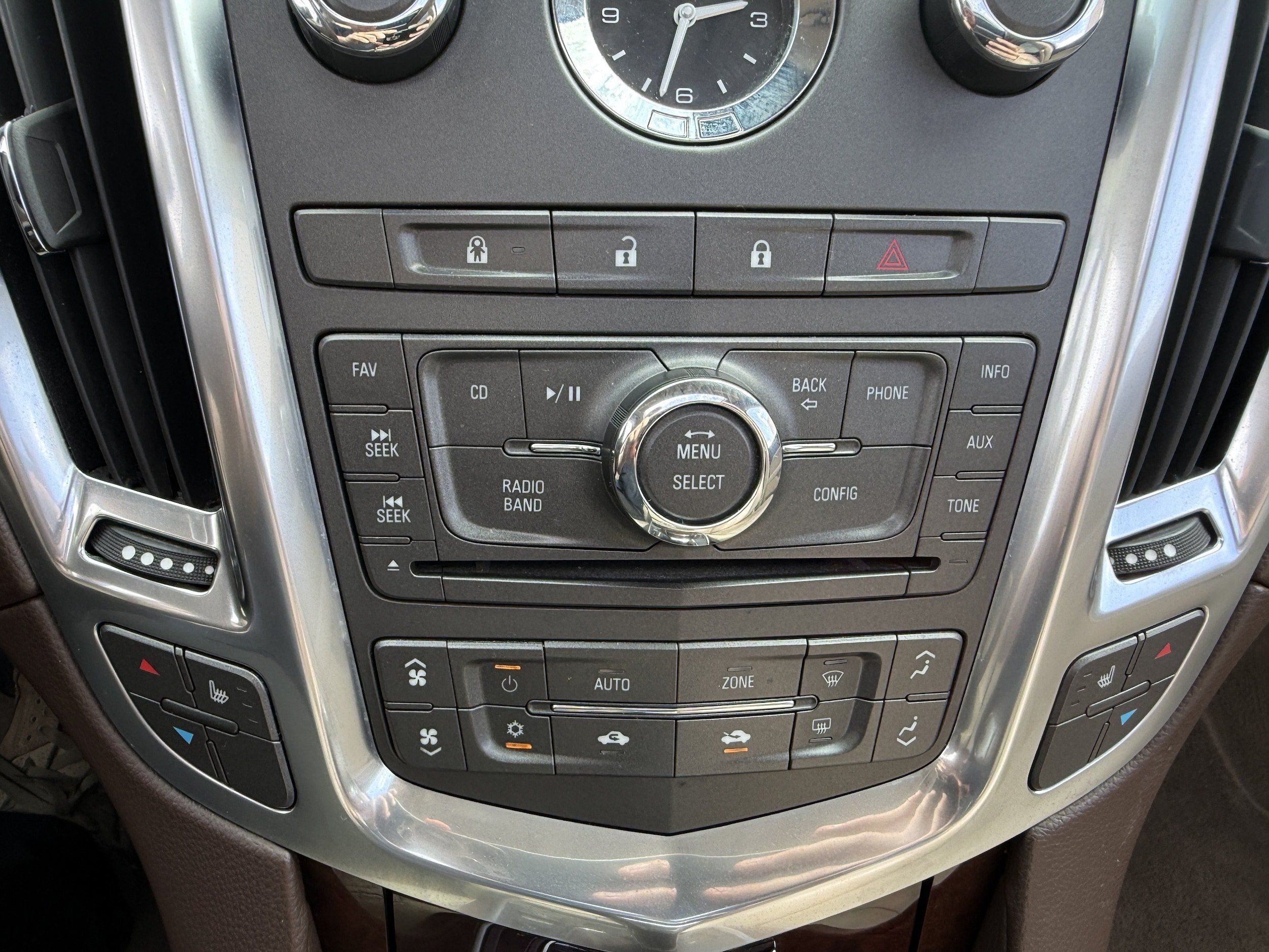 Used 2011 Cadillac SRX Luxury FWD image 17