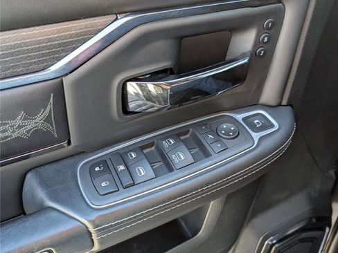 Used 2022 RAM 2500 Limited image 19