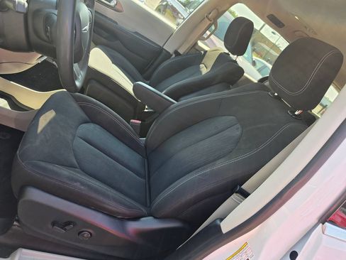 Used 2024 Chrysler Voyager LX FWD image 6