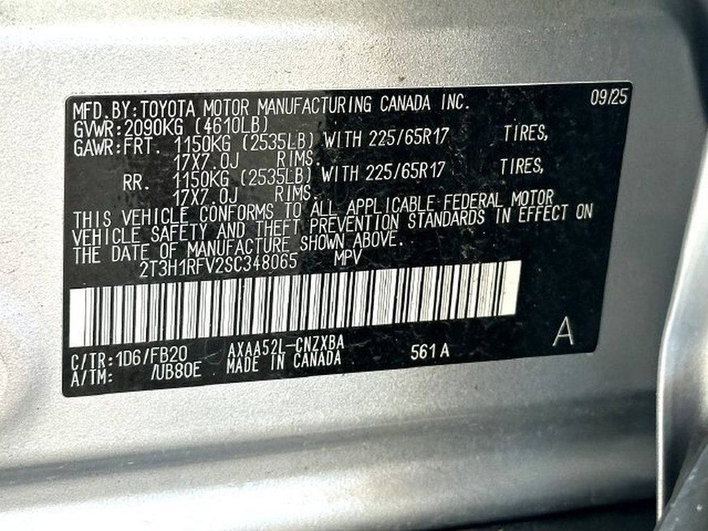 Certified 2025 Toyota RAV4 LE FWD image 31