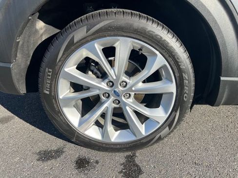 Used 2022 Ford Explorer Platinum w/ Equipment Group 601A image 22