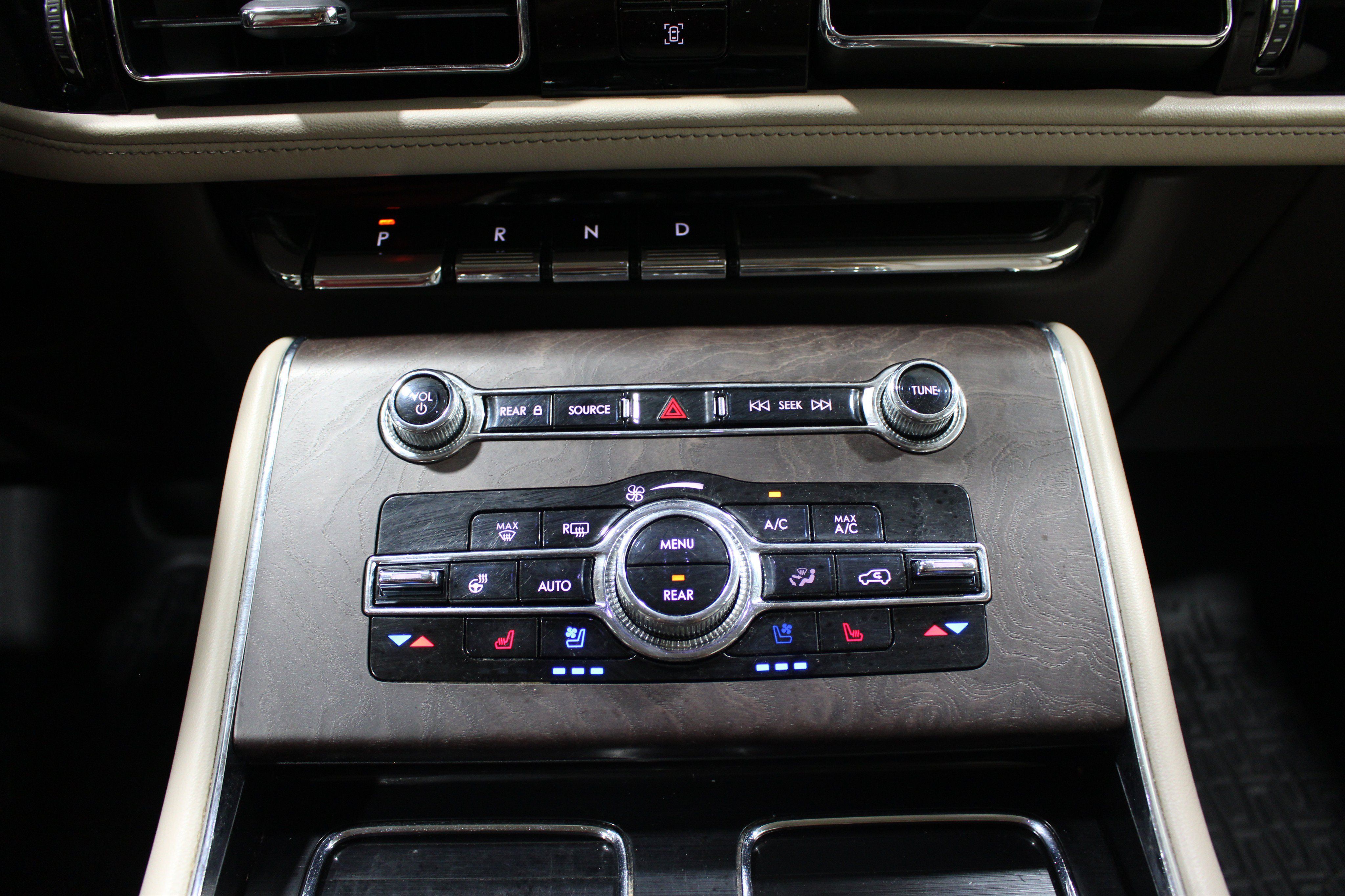 Used 2022 Lincoln Aviator Reserve w/ Elements Package Plus AWD/4WD image 17