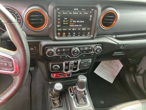 Used 2022 Jeep Gladiator Mojave w/ LED Lighting Group AWD/4WD image 24