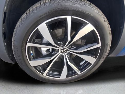 Used 2025 Volkswagen Atlas Cross Sport SEL Premium R-Line image 9