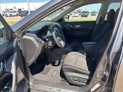 Used 2018 Nissan Rogue SV FWD image 9