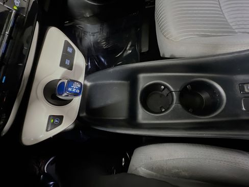 Used 2018 Toyota Prius Two image 25