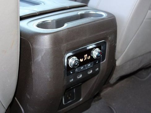 Used 2021 GMC Yukon SLT w/ SLT Premium Package image 23