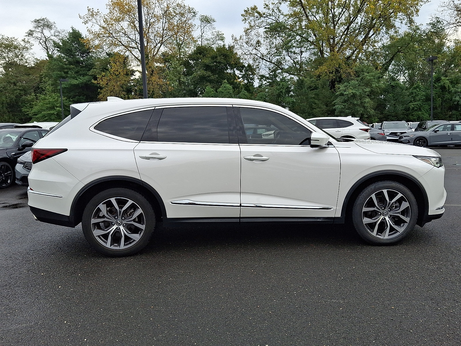 Certified 2024 Acura MDX w/ Technology Package AWD/4WD image 7