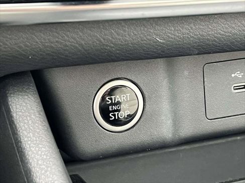 Used 2023 Nissan Rogue SV w/ SV Premium B Package image 31