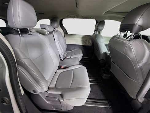 Certified 2021 Toyota Sienna XLE image 29