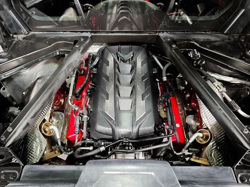 Used 2020 Chevrolet Corvette Stingray Preferred Cpe w/ 2LT Preferred Equipment Group image 3