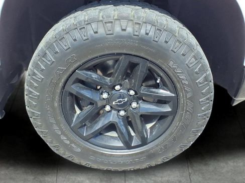 Used 2022 Chevrolet Silverado 1500 LT Trail Boss AWD/4WD image 4