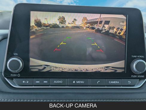 Used 2023 Nissan Rogue S image 18