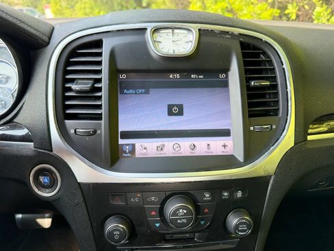 Used 2011 Chrysler 300 Limited RWD image 41