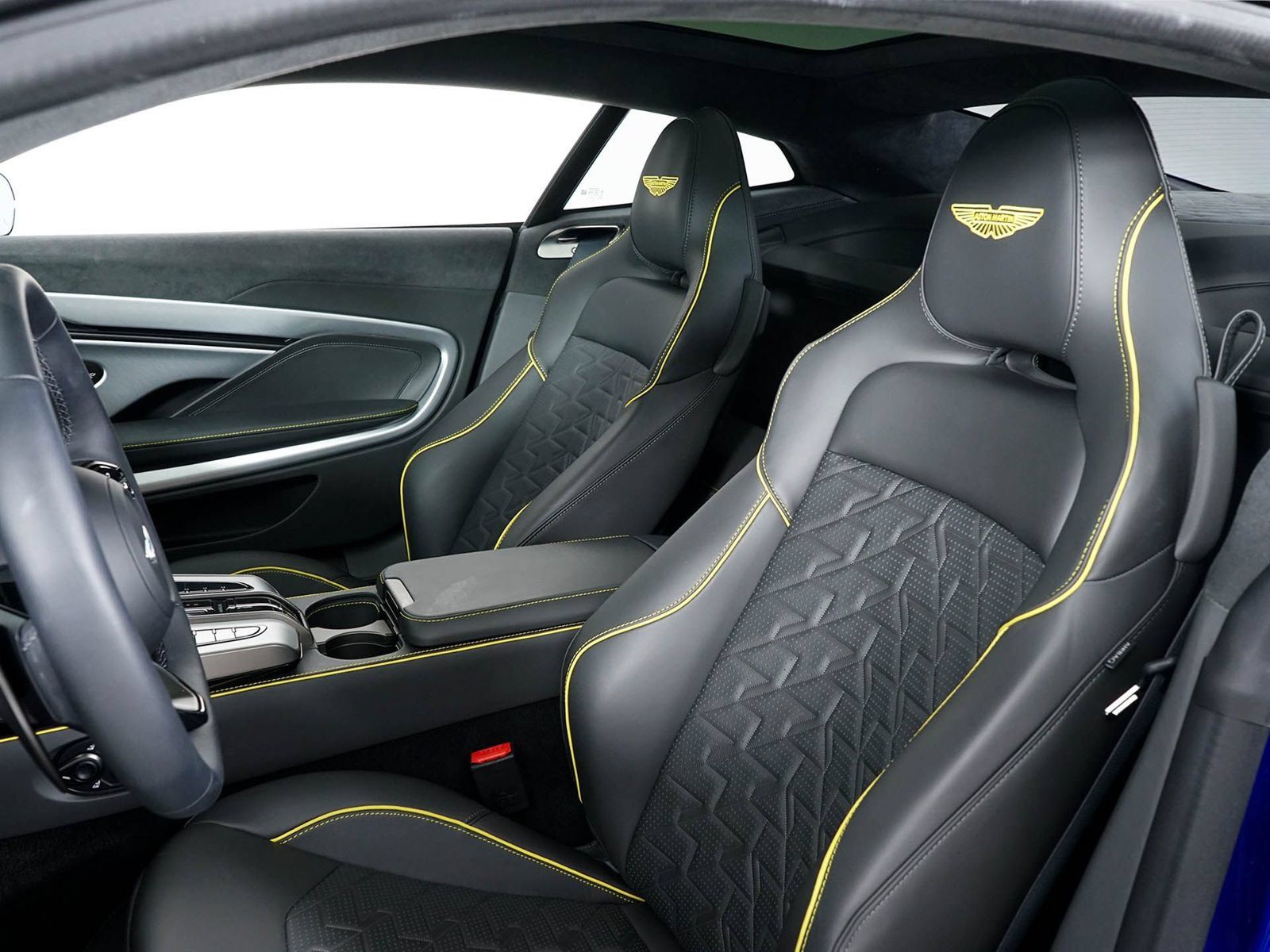 Used 2026 Aston Martin Vanquish RWD image 5