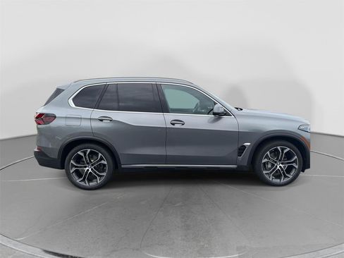 Used 2024 BMW X5 xDrive40i w/ Premium Package AWD/4WD image 7