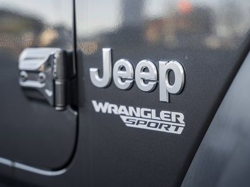 Used 2020 Jeep Wrangler Sport image 13