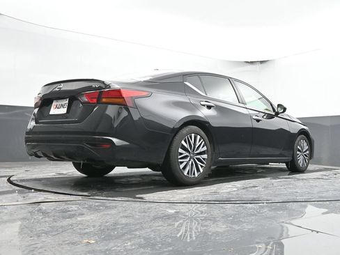 Used 2024 Nissan Altima 2.5 SV FWD image 48