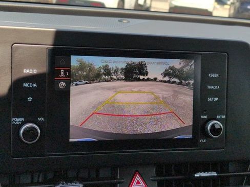 Used 2025 Kia Sportage LX FWD image 19
