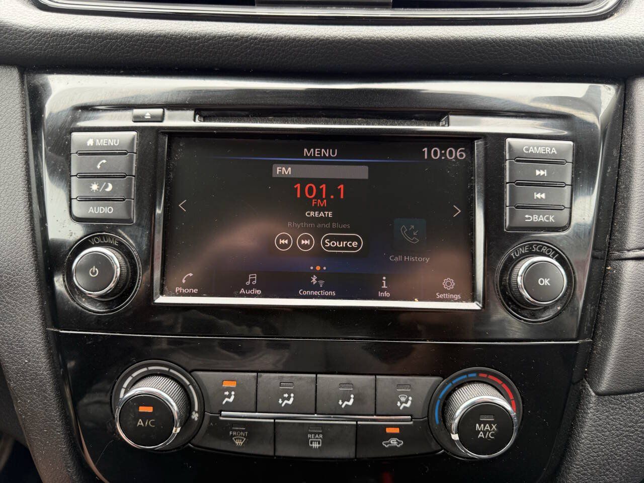 Used 2020 Nissan Rogue S AWD/4WD image 26
