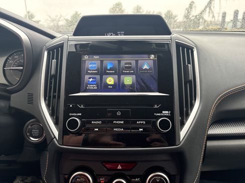 Used 2023 Subaru Crosstrek 2.0i Premium image 9