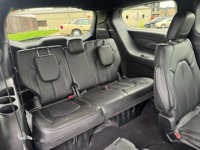 Used 2026 Chrysler Pacifica Select FWD image 40