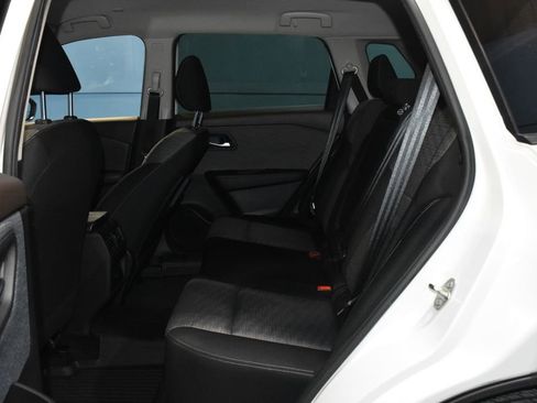 Used 2023 Nissan Rogue SV image 19