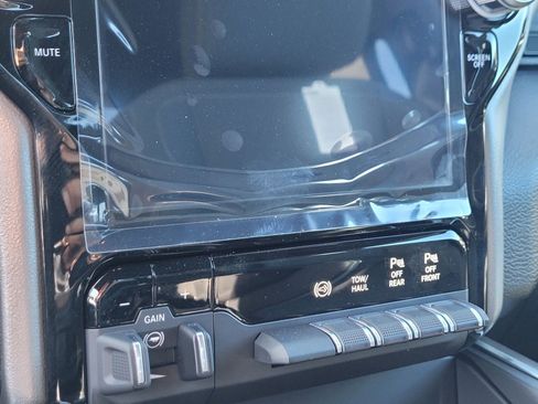 New 2026 RAM 2500 Big Horn AWD/4WD image 15