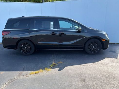 Used 2025 Honda Odyssey Sport-L image 2
