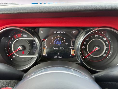 Used 2021 Jeep Gladiator Rubicon AWD/4WD image 14