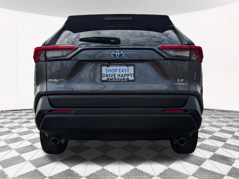 Used 2021 Toyota RAV4 LE image 12