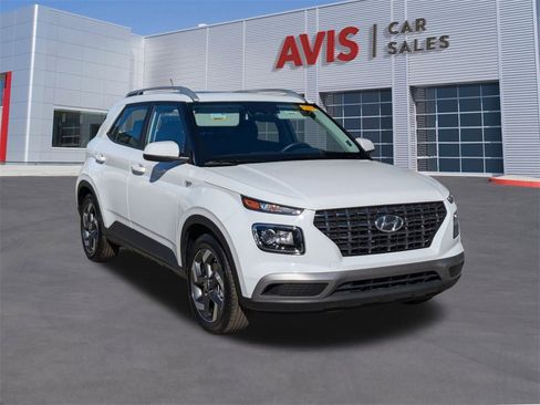Used 2025 Hyundai Venue SEL image 3