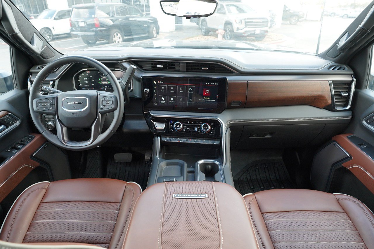 Certified 2026 GMC Sierra 2500 Denali Ultimate w/ LPO, GMC Protection Package AWD/4WD image 7