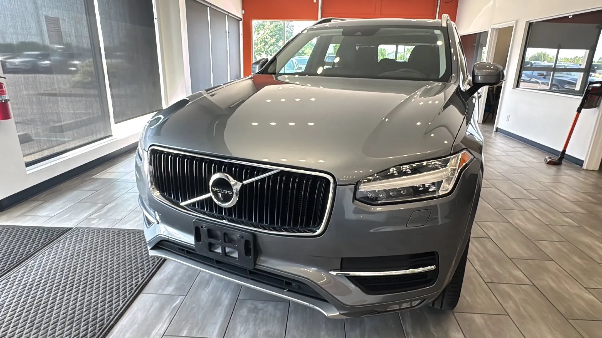 Used 2017 Volvo XC90 T6 Momentum w/ Vision Package AWD/4WD image 7