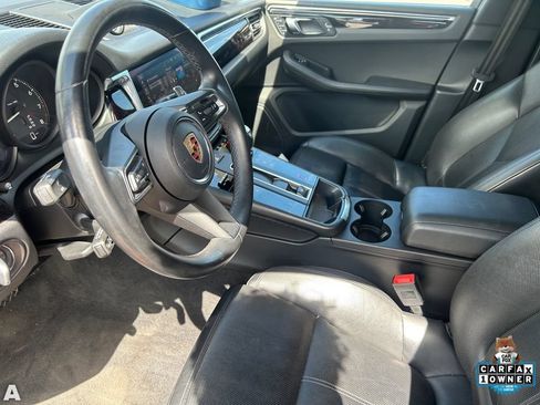 Used 2024 Porsche Macan AWD/4WD image 20