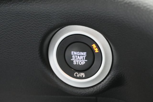 Used 2025 Chrysler Pacifica Select FWD image 23