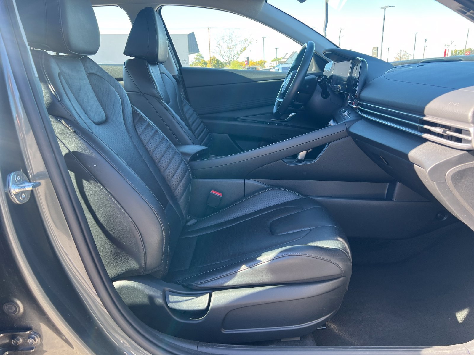 Certified 2024 Hyundai Elantra Limited FWD image 33