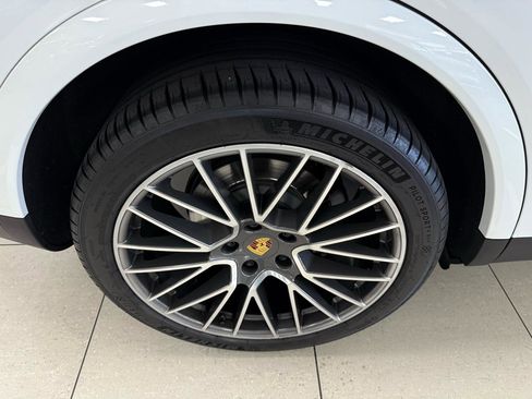 Used 2020 Porsche Cayenne AWD/4WD image 37