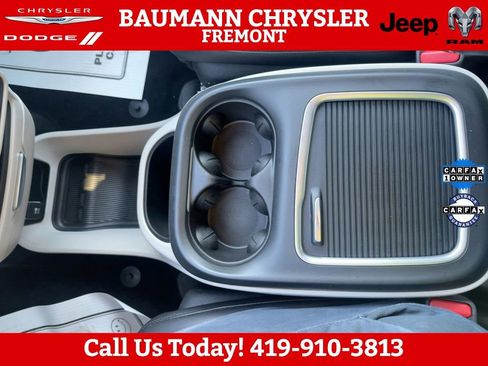 Used 2023 Chrysler Pacifica Touring-L image 22