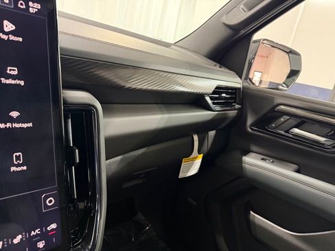 New 2026 GMC Yukon AT4 w/ AT4 Premium Plus Package AWD/4WD image 24