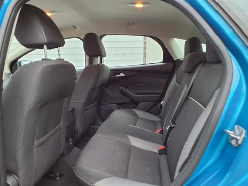 Used 2014 Ford Focus SE w/ SE Winter Package image 10