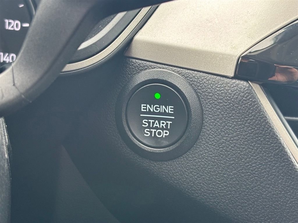 Used 2022 Ford Escape SE FWD image 21