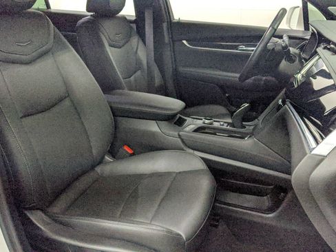 Used 2020 Cadillac XT6 Premium Luxury AWD/4WD image 33