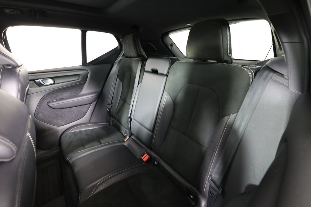 Used 2020 Volvo XC40 T5 R-Design AWD/4WD image 15