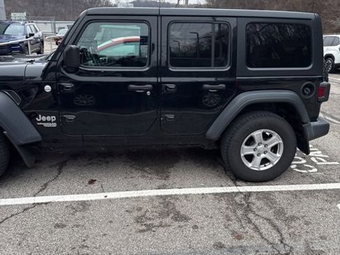 Used 2018 Jeep Wrangler Unlimited Sport S image 4