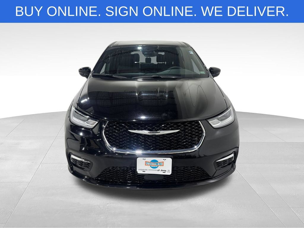 Used 2025 Chrysler Pacifica Select FWD image 11