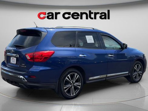 Used 2017 Nissan Pathfinder Platinum w/ Family Entertainment Package AWD/4WD image 5